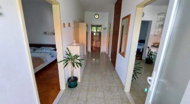 Spacious apartment Ita - near beach (terrace, sea view), Rezerwuj Apartament Hotele w Split-Dalmatia County z parkingiem, Parking