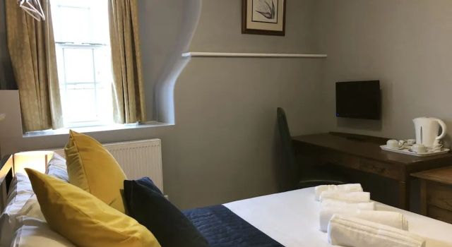 Номер Classic The White Lion Hotel