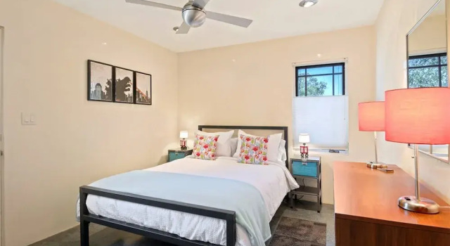Casa Godzilla - Atomic Style in the Heart of Santa Fe, Varaa Lomakoti Santa Fe New Mexico