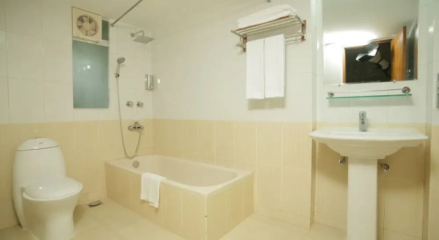 Люкс с видом на город Отель Richmond Hotel & Suites