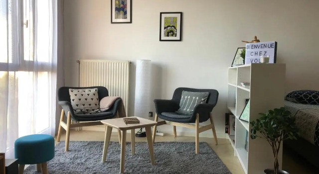 Woézon Na Mi, Rezerwuj Apartament Hotele w Rhône z parkingiem, Parking