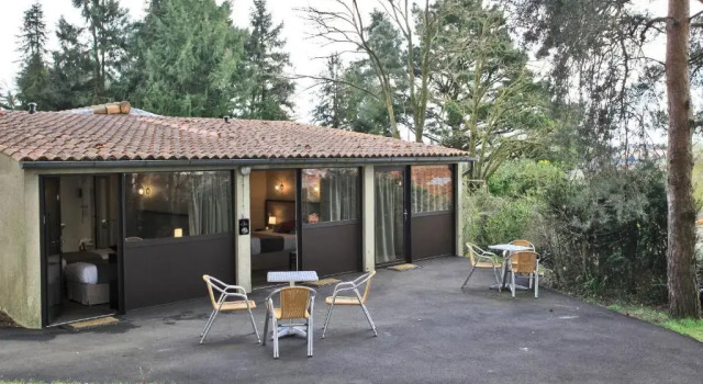 Двухместный номер Standard Logis Hôtel La Chaumière