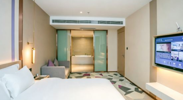 Люкс Deluxe Lavande Hotel (Huizhou Shimao Center East Shuidong Street Branch)