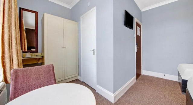 Трёхместный номер Standard OYO Bostons Manor Hotel, Hanwell London