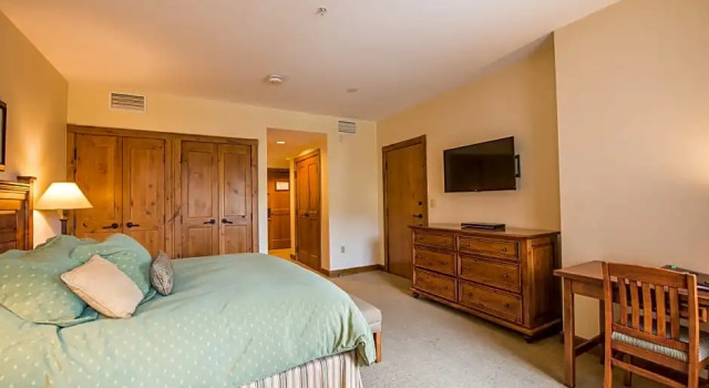 Номер Standard с частичным видом The Lodge at Mountaineer Square, A Vail Resorts Property