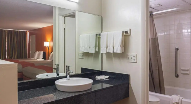 Четырёхместный номер Standard Motel 6-Cleveland, TN