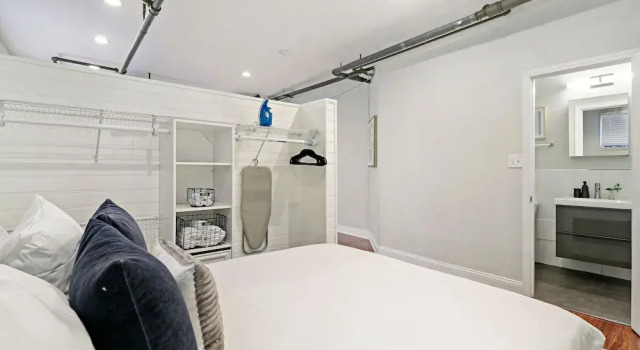 Stylish & Furnished Studio in Lakeview