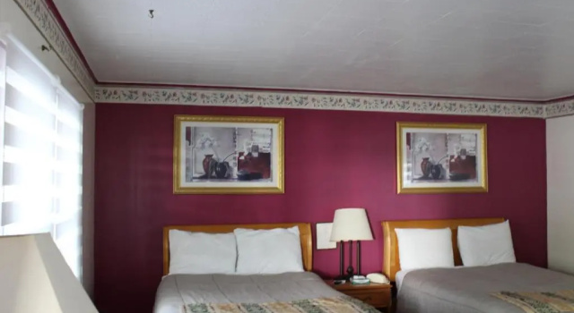 Четырёхместный номер Standard Northside Motel