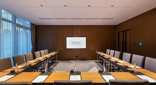 Двухместный номер Standard Novotel Dongguan Songshan