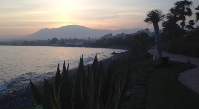 Апартаменты Seaview Luxury Penthouse Apartment 24 hour security and Underground Parking