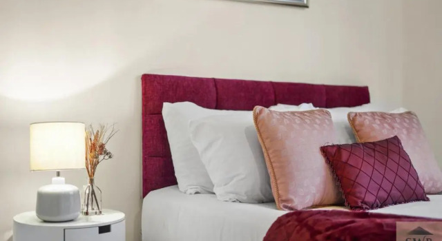 Stays with Bels Short Lets Serviced Accommodation Nottingham contractors & Leisure up to 7 guests, Забронировать Отель Отели Ноттингема с парковкой, Парковка