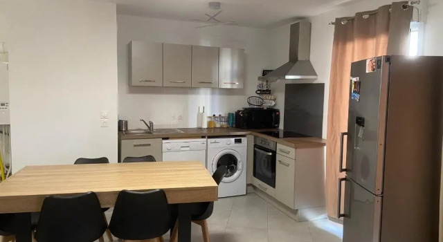 Апартаменты Appartement T2, résidence au calme. Parking privé