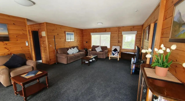 Pohutukawa Lodge by Orewa Beach