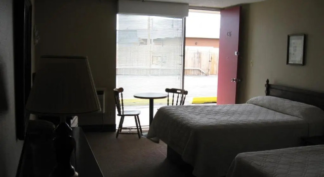 Четырёхместный номер Standard Candlelight Inn by Capital O Scottsbluff
