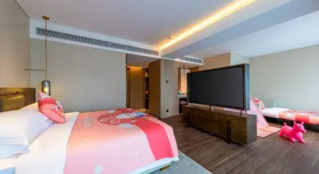 Семейный тент Ramada International