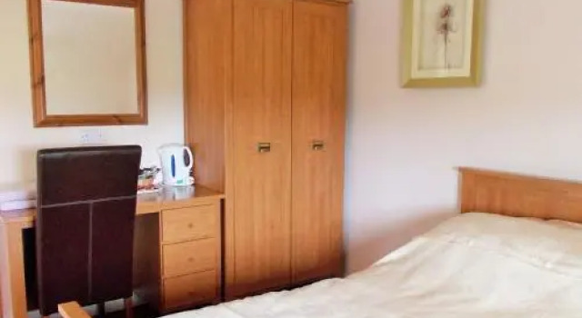 Rose Cottage Bed & Breakfast, Забронировать Дом для отпуска Отели Уорикшир с парковкой, Парковка