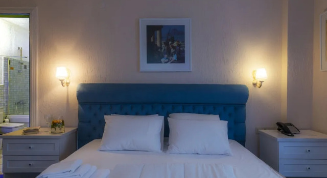 Luksusowy dwuosobowy pokój i balkonem i z widokiem na morze Aeneas Hotel