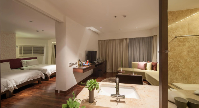 Трёхместный люкс Luxe LiT BANGKOK Hotel