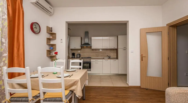 Nice Apartment in Makarska With 1 Bedrooms and Wifi, Забронировать Апартаменты/квартира Апартаменты Макарска, рядом с Набережная Рива (Макарска), Апартаменты/квартира