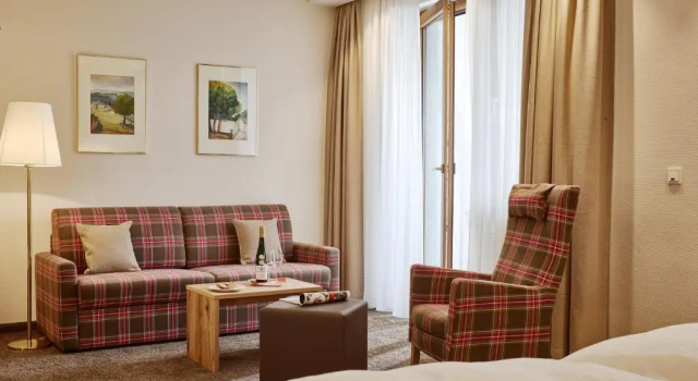 Полулюкс Hotel Weis