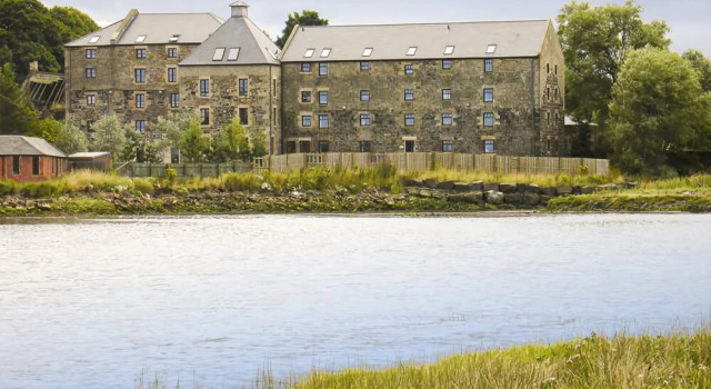 Budle Cove, Book Hotel Belford 