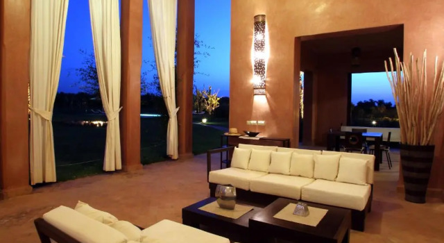 Dar Kamango - Marrakech Peaceful Retreat, Забронировать Отель Отели Марракеш-Тенсифт-Эль-Хауз с парковкой, Парковка