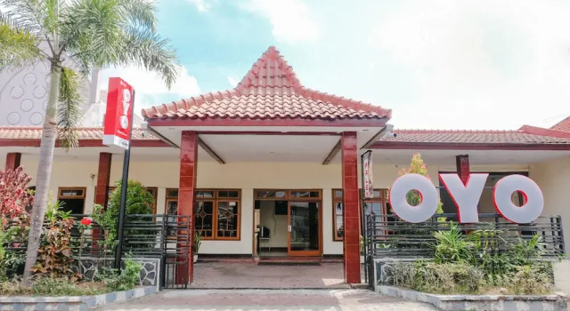 Hotel Palem 1 by OYO Rooms, Rezerwuj Hotel Hotele w Malang z basenem, w pobliżu Taman Rekreasi Kota, Basen