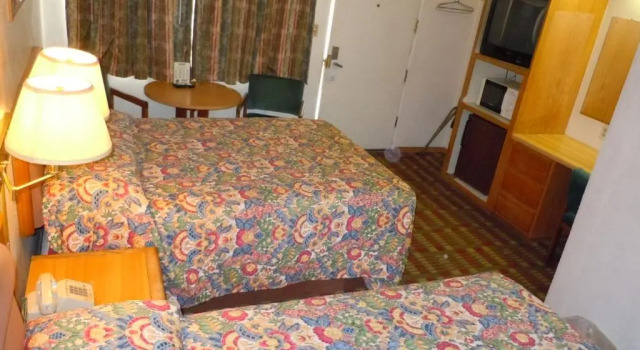 Habitación cuádruple Estándar Value Inn