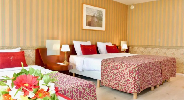 Трёхместный номер Standard Golden Tulip Hotel de’ Medici