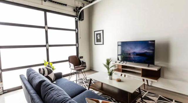 Апартаменты Amazing 1BR Loft Located Downtown