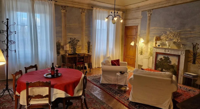 Коттедж Romantic Getaway with Views