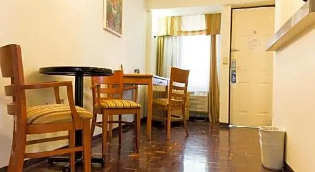 Люкс Hafersons Inn Hotel & Suites