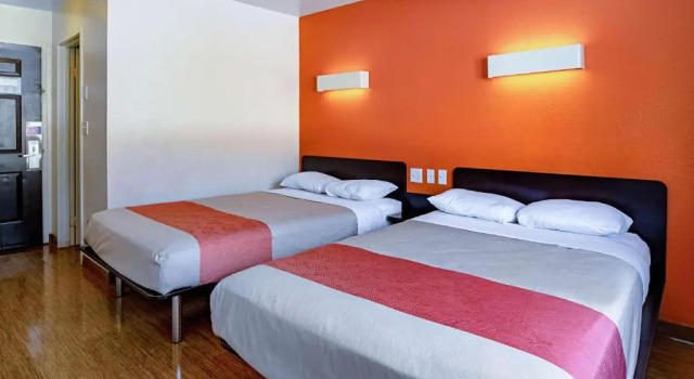 Четырёхместный номер Standard Motel 6-Palatine, IL - Chicago Northwest