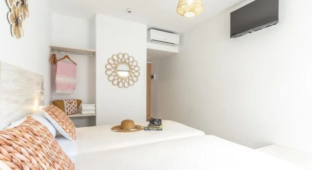 Hostal Rosell, Book Hotel Sant Antoni de Portmany 
