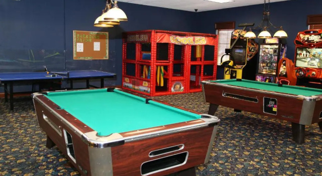 Stunning 4 Bd w/ Pool Close to Disney 8940, Buchen Sie Hotel Hotels in Four Corners mit Pool, Schwimmbad
