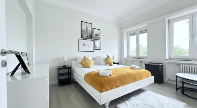 Charming 5 bedrooms Home, Rezerwuj Willa Domki letniskowe w Luxembourg, w pobliżu Constitution Square, Domek