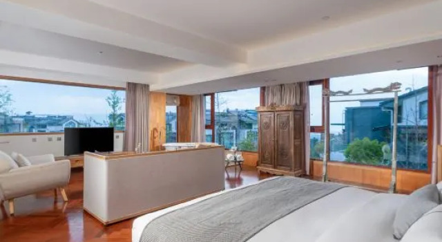 Люкс Business Dali Luchun Garden Hotel