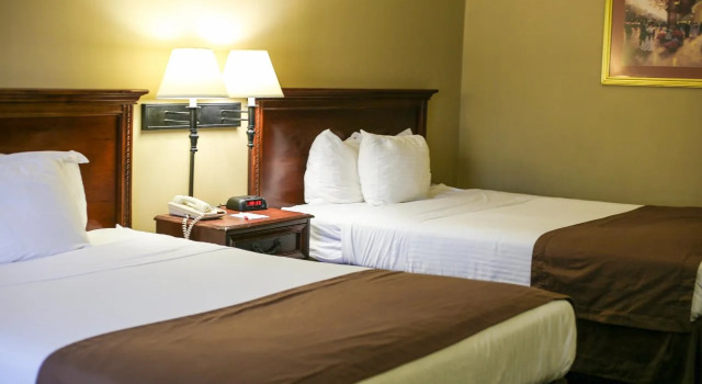Breckinridge Inn, Rezerwuj Hotel Hurstbourne 