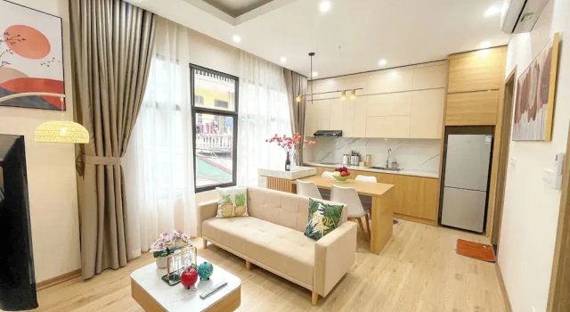 Amazing Housing Lac Long Quan