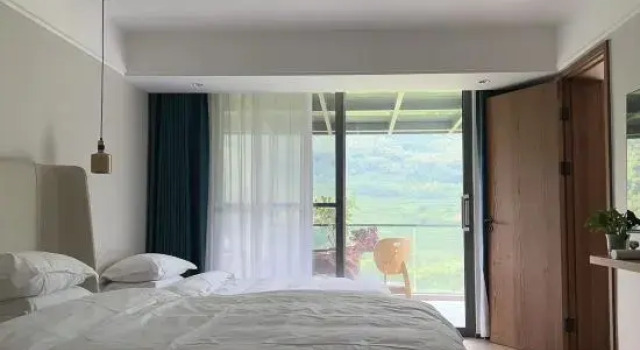 Люкс с красивым видом из окна Laijia Homestay