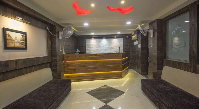 OYO 25007 Hotel Royal Garden, Prenota Hotel Siliguri West Bengal