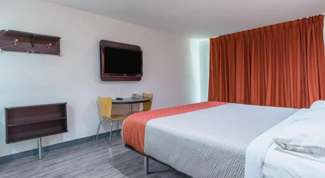 Номер Standard Motel 6-Barstow, CA - Route 66