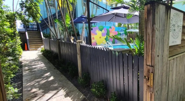 Duval Street Suite w kitchen and shared heated pool