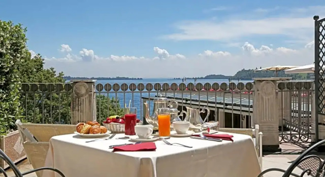 Двухместный номер Standard с балконом Hotel Savoy Palace