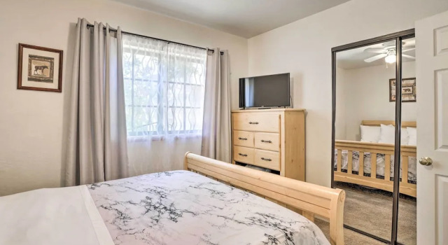 Hot Tub & Deck: Big Bear Gem Near Resorts!, Забронировать Дом для отпуска Биг-Бэар-Сити San Bernardino Mountains
