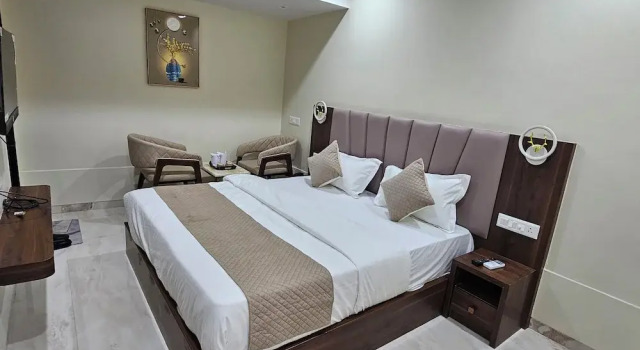 Номер Deluxe The Eiffel Hotel & Banquet