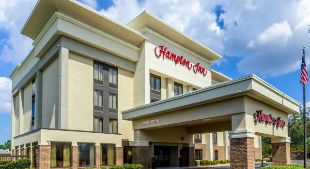 Hampton Inn Jackson/Pearl-International Airport, Varaa Hotelli Hotellit New England uima-altaalla, Uima-allas