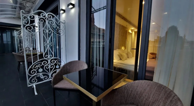 Deluxe Suite Queen Palace