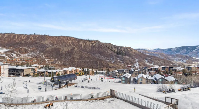 Коттедж Ski-in/ski-out Townhome Near Adam's Ave Ski Access by The Woodrun V Townhouses by RedAwning
