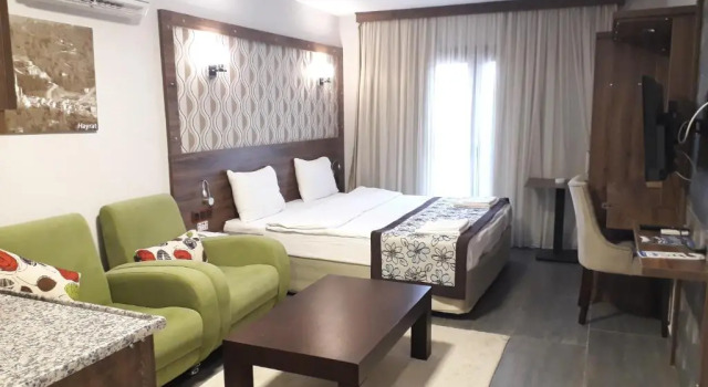 Двухместный номер Deluxe с балконом Dolphin Apart Hotel